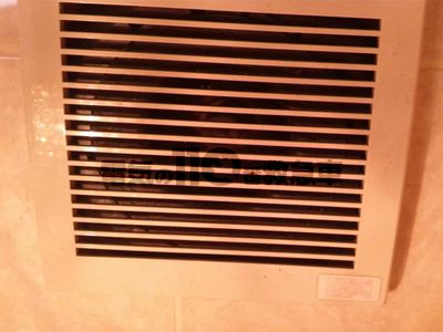 劣化した浴室換気扇のイメージ