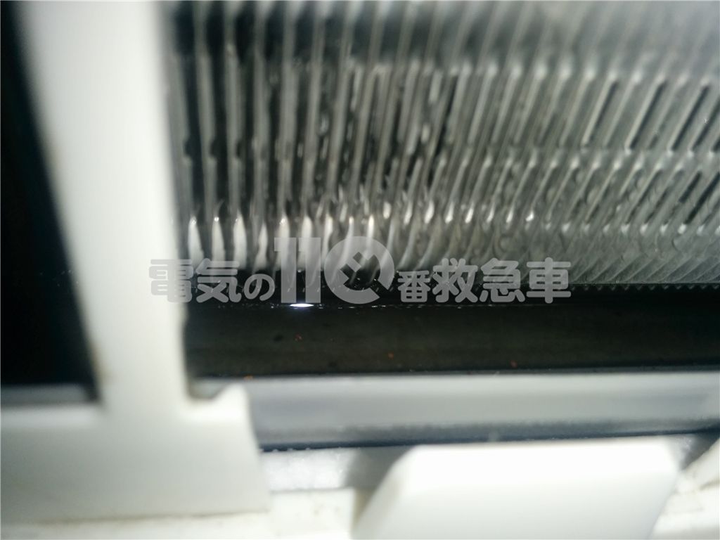 熱交換器はスプレータイプのクリーナーで清掃
