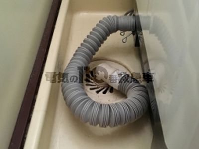 洗濯機の排水口の水漏れイメージ