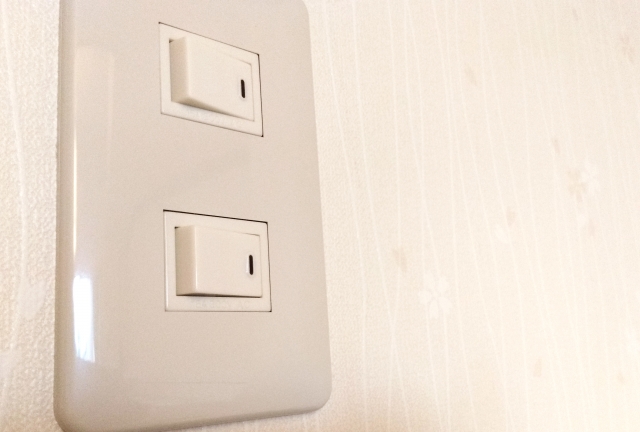 電気スイッチのdiy交換の方法と手順を解説 おすすめの照明スイッチ ボックス カバーも紹介 電気工事なら電気の110番