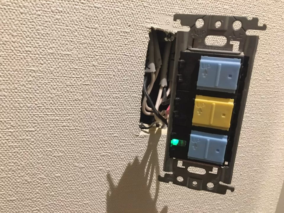 スイッチの取り外し。